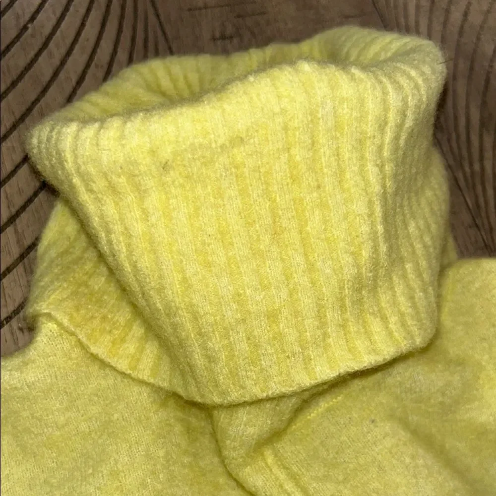 Athleta Yoga 🧘 Soft 🐢 Turtleneck Sweater Hi Low Polish!